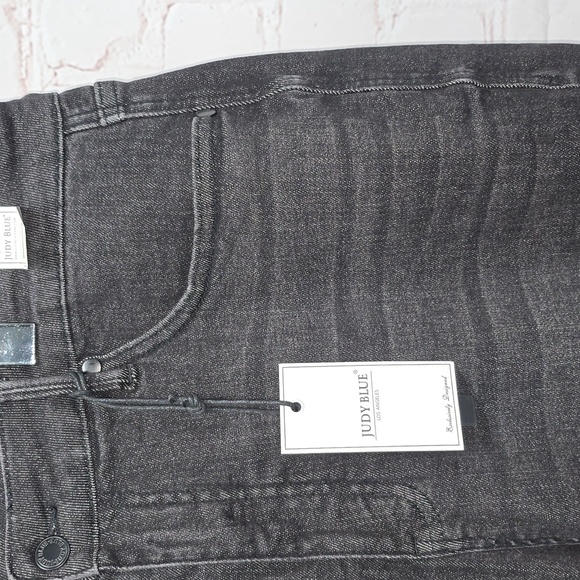 Judy Blue Faded Black Denim Tummy Control High Waist Skinny Fit Jean Size 18W - Picture 3 of 14